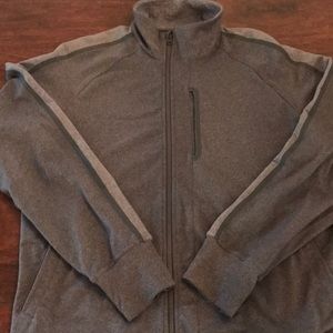 Men’s Lululemon Gray warm up.